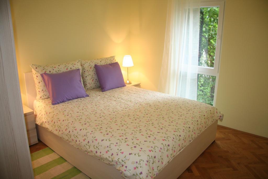 Sabina Apartments Omiš Rum bild