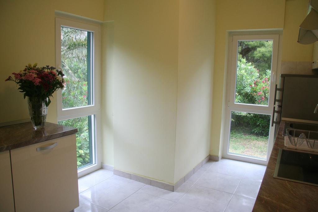 Sabina Apartments Omiš Rum bild