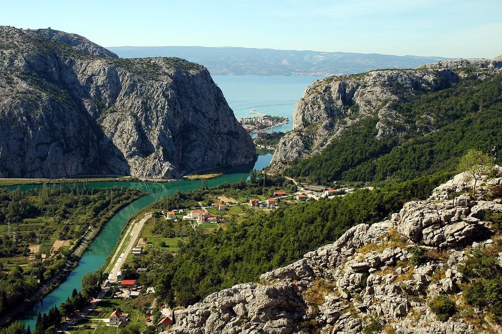 Sabina Apartments Omiš Rum bild
