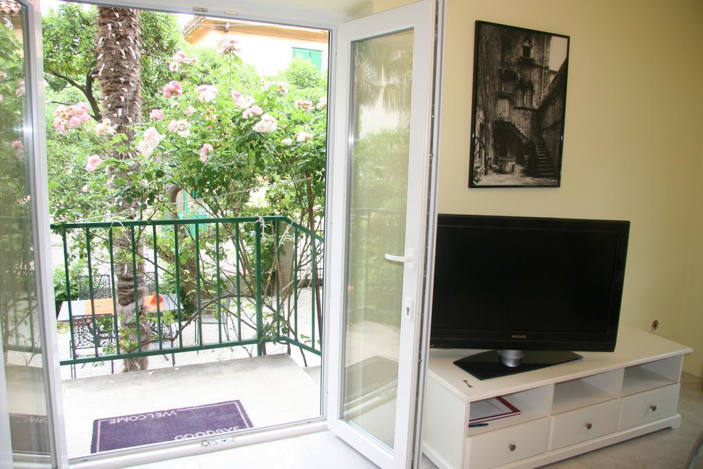 Sabina Apartments Omiš Rum bild